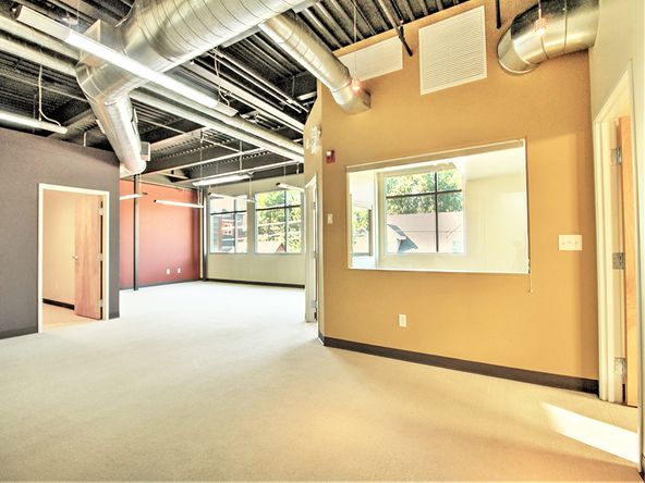 1637 Pearl St, Boulder, CO 80302